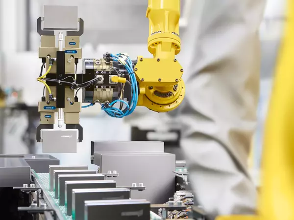 Customer Management Gripping Technology and Automation Technology 
