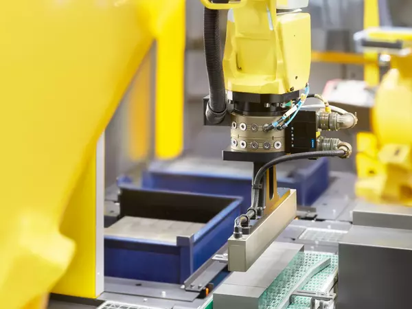 CPS application image loading magnetic gripper