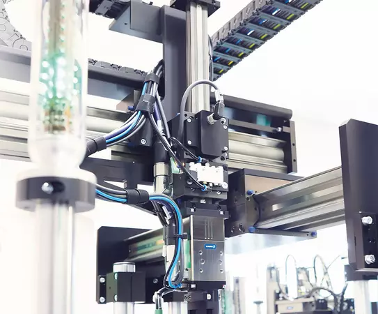 Axis systems We offer the complete solution | SCHUNK