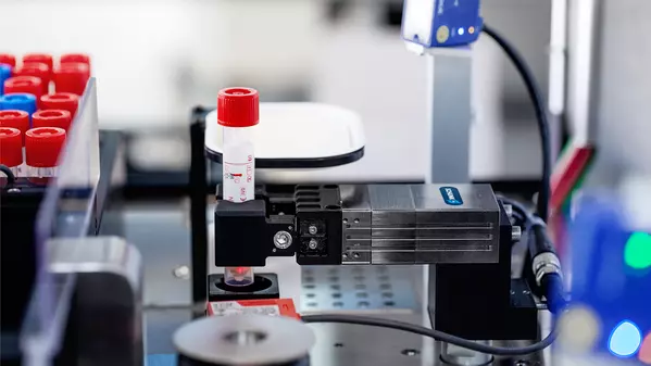 Life Science : Maintien sécurisé des tubes d'échantillons