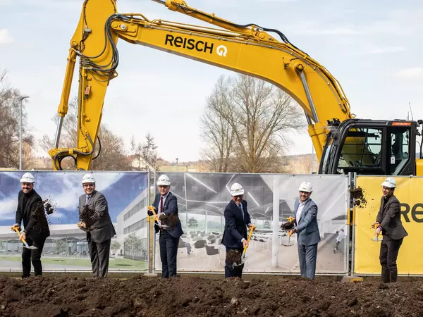 Puesta en marcha de la construcción del comedor